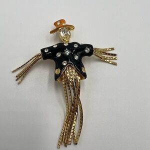 Scarecrow Brooch